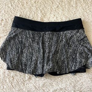Lululemon skirt size 8